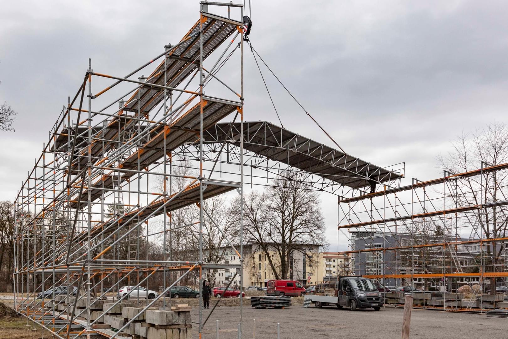 Erection of the scaffold