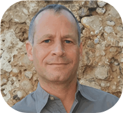 תמונה של אדם לייטון