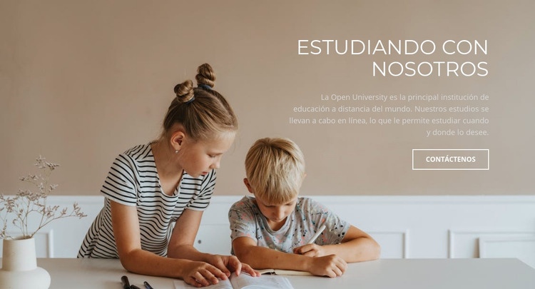 Niños estudiando en casa Página de destino