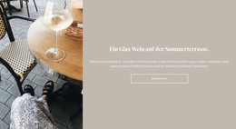 Ein Glas Wein Auf Der Terrasse – Vorlage Für Website-Builder