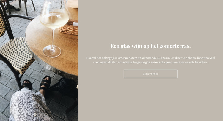 Glas wijn op het terras HTML-sjabloon