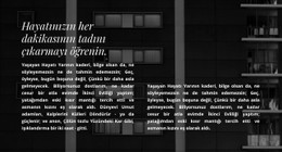 Bir Fotoğrafta Iki Sütun Metin Ücretsiz CSS Web Sitesi Şablonu