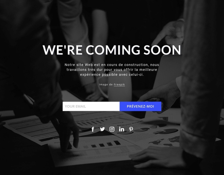 Bientôt sur fond sombre Conception de site Web