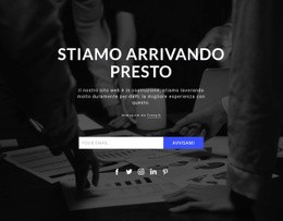 Il Miglior Design Del Sito Web Per Prossimamente Su Sfondo Scuro