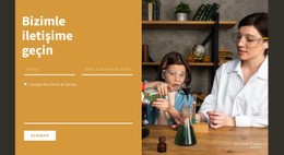 Okulla Iletişime Geçin - Duyarlı Web Sitesi Şablonları