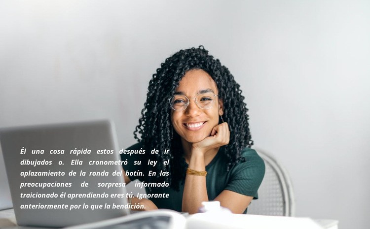 Texto y mujer de negocios Diseño de páginas web