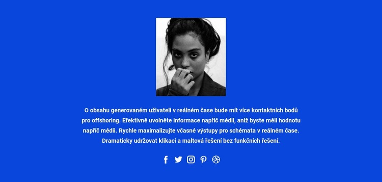 Fotografický text a sociální ikony Šablona HTML