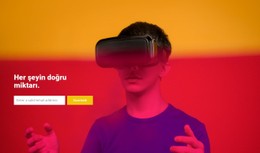 Artırılmış Gerçeklik Deneyimleri Ücretsiz CSS Web Sitesi Şablonu