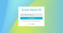 Degrade Arka Planda Abone Formu Için Harika Tek Sayfalık Şablon